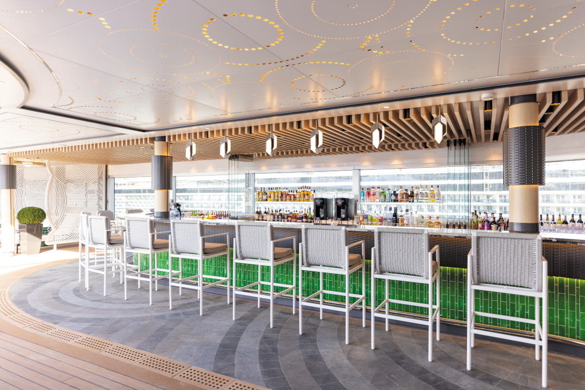MyCruise Regent-Seven-Seas-Cruises Seven-Seas-Grandeur Offentlige-arealer Barer-lounger-atrium4